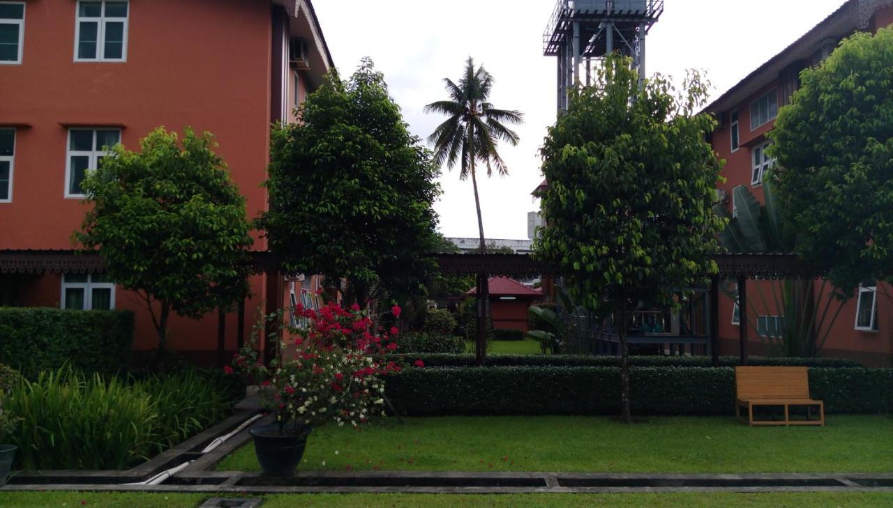 Myanmar Sport Hotel Γιανγκόν Εξωτερικό φωτογραφία